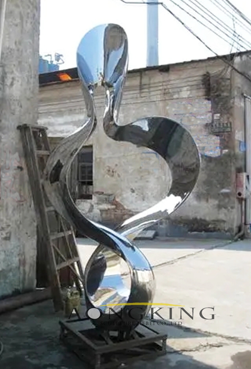 oversized sculpture stainless steel 2
